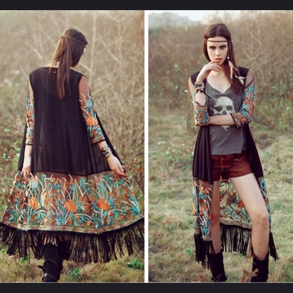 Beautiful Embroidered Tassel Kimono - Picture 2 of 8